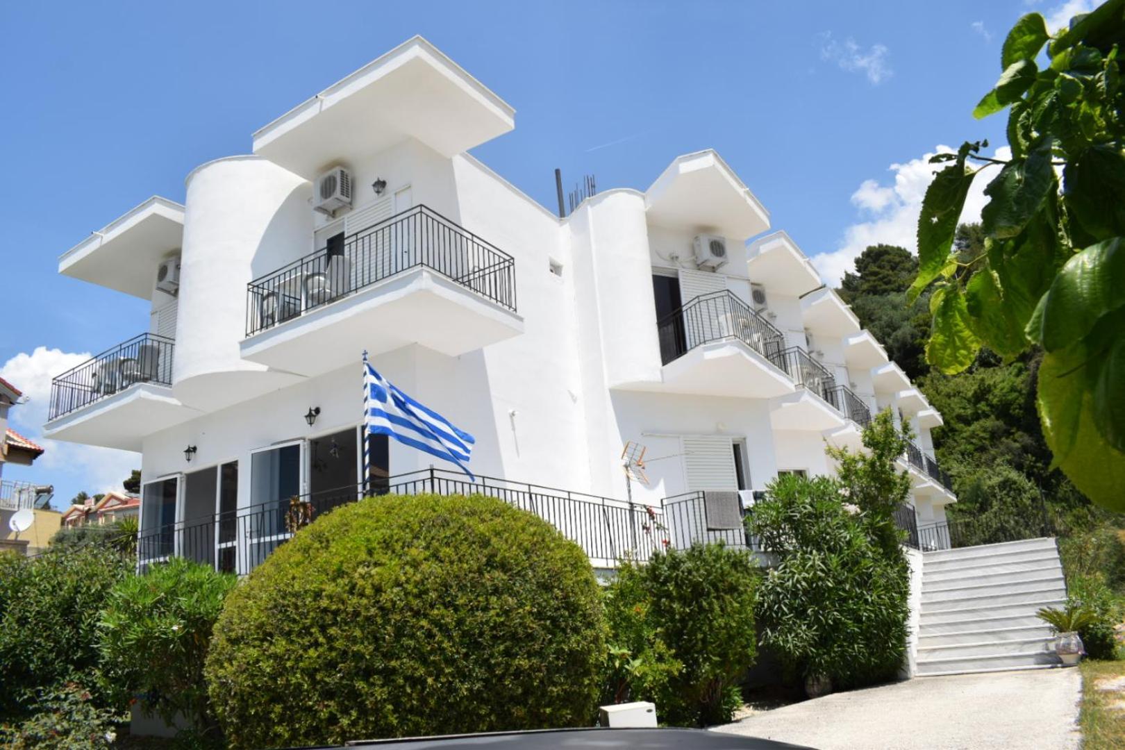 Mirto Beach Hotel & Restaurant Paralia Vrachou Exteriör bild