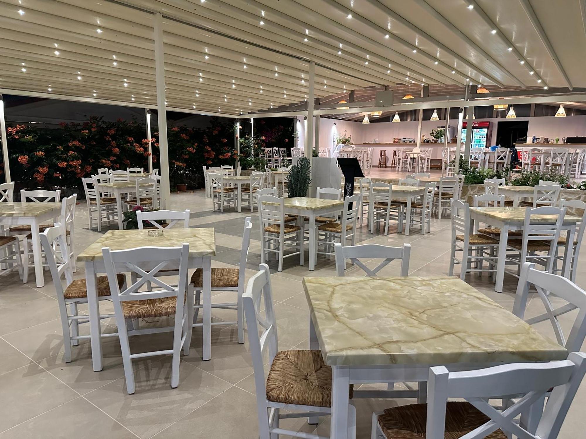 Mirto Beach Hotel & Restaurant Paralia Vrachou Exteriör bild